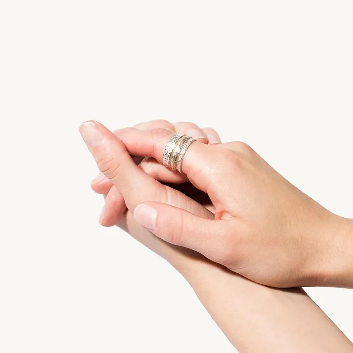 Rings Alviva Spinner Ring Ideaure Jewelry