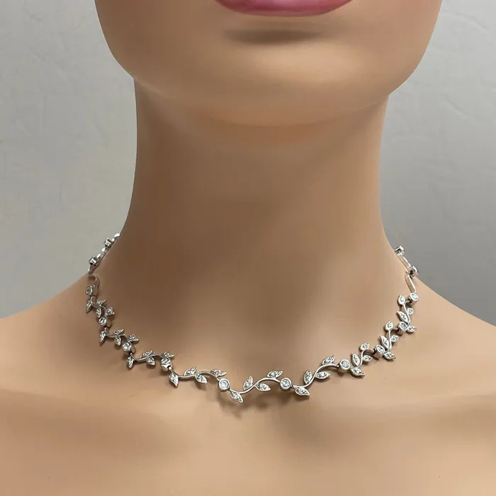 Grape Vine Necklace 125 ct Diamonds in White Gold Beauvince Necklaces